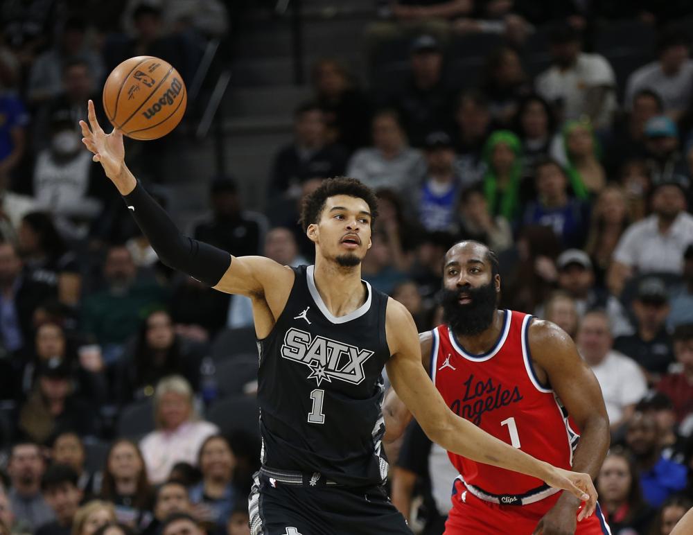 哈登28+6+8拒绝出局!助力快船挺进抢七大战 出场超46分钟太拼