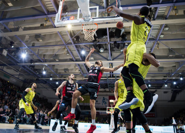 多豪门的邀 多豪门的邀