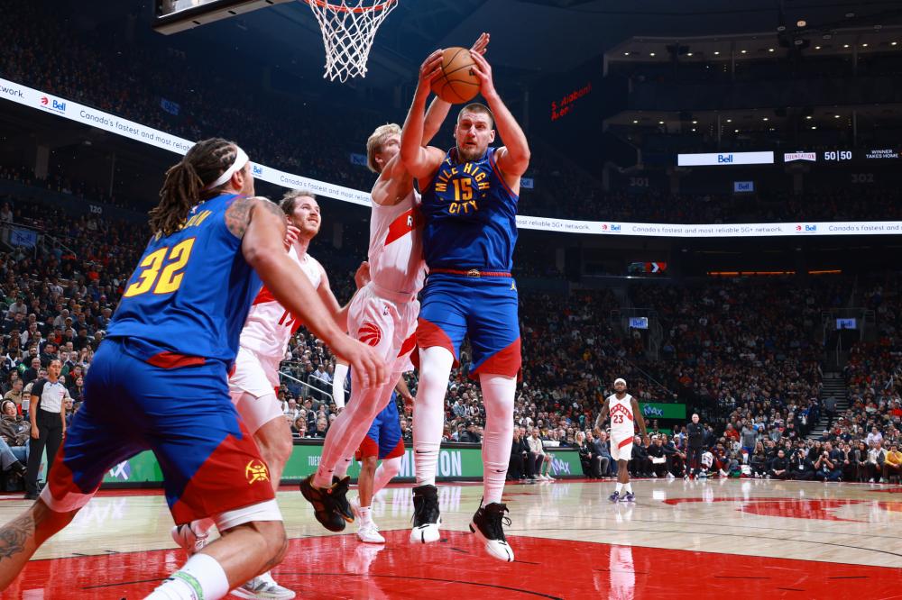 比利亚雷亚尔vs巴塞罗那全场数据：射门数13-17，射正数4-10